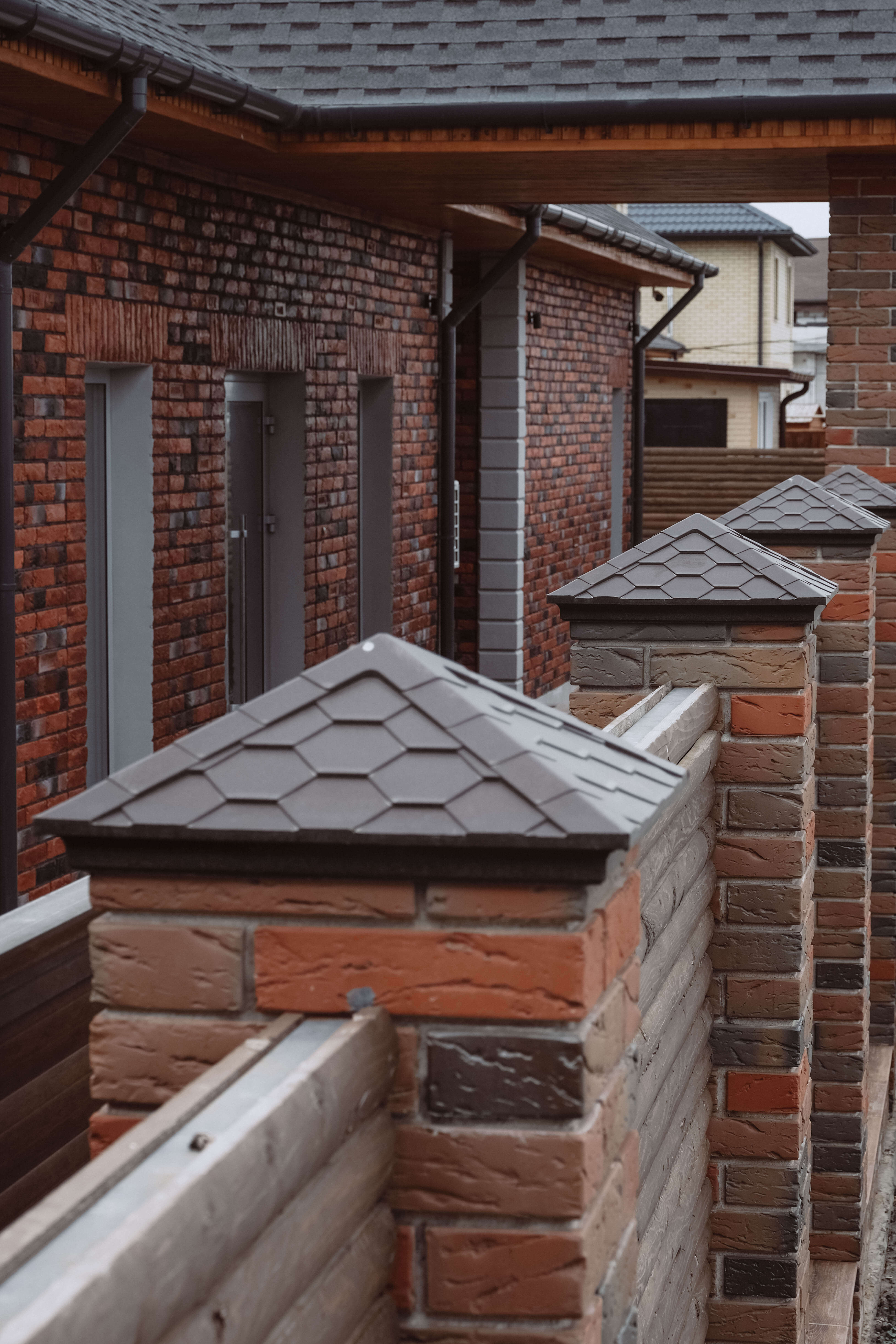 Колпак Zking Эверест Коричневый на столб 1.5х1.5 кирпича (390х390мм) в Урае фото